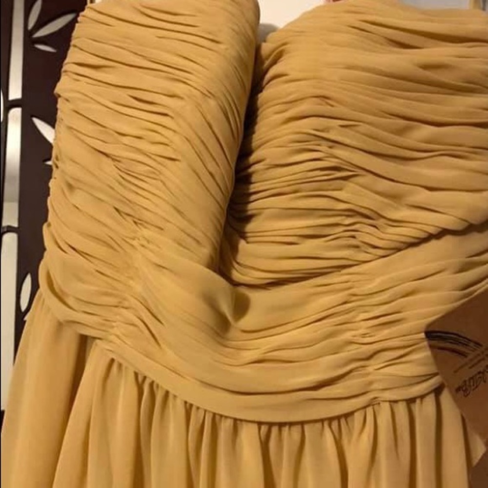 Gown - Picture 2 of 3